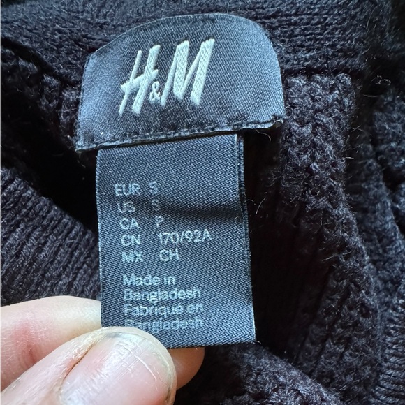 Black H&M Men’s Heavy Long Sleeve - Picture 3 of 3